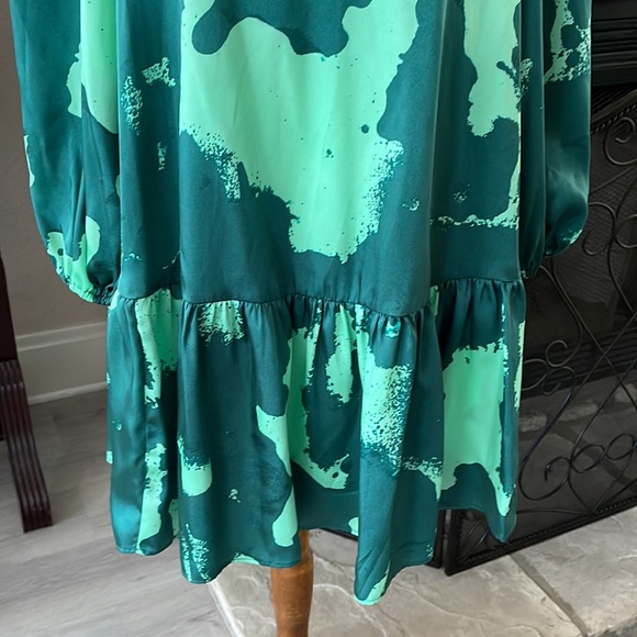 Spring Green Dress - Picture 2 of 5